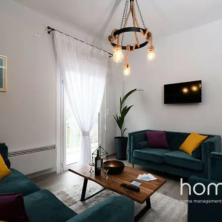 Апартаменты 93m² Homm Chic Close To Metaxourgeio